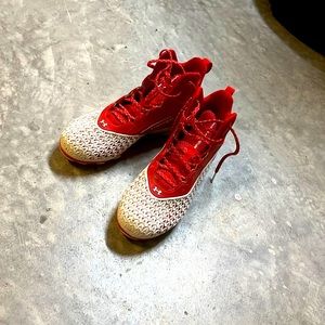 Foot ball cleats under armor